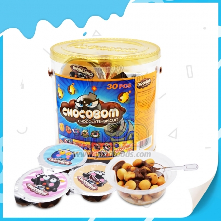 чашка шоколадного печива